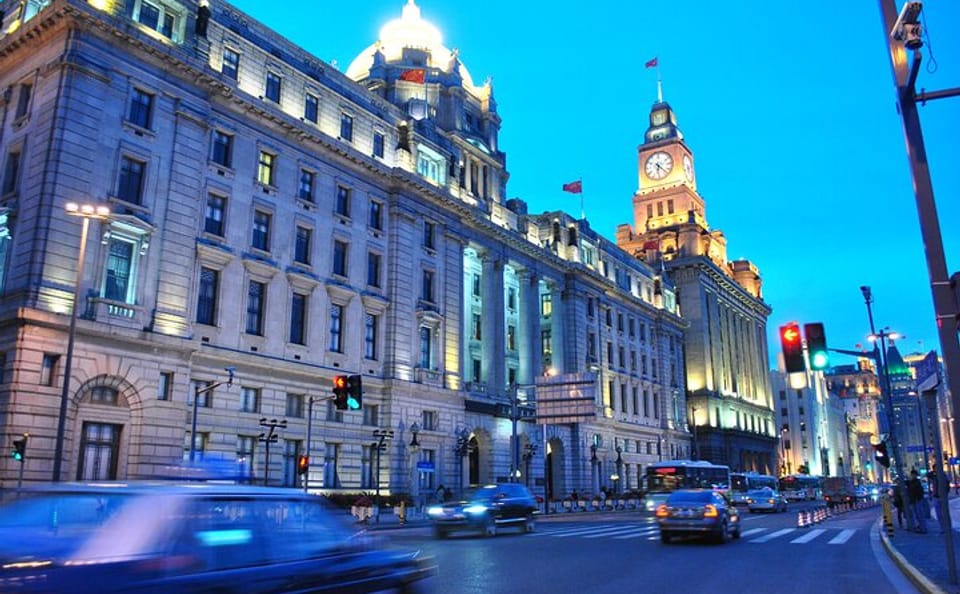 Shanghai Bus Tour: Explore Yu Garden, Zhujiajiao, and the Bund