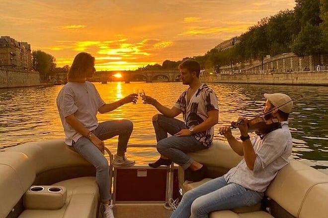 Paris: Privatise the magic of the Seine