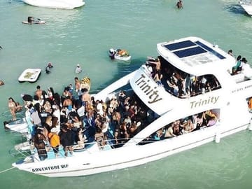 Punta Cana Hip Hop Party Boat With DJ And Open Bar & Pickup