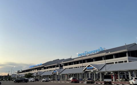 Vientiane Airport Transfer Service to Your Hotel