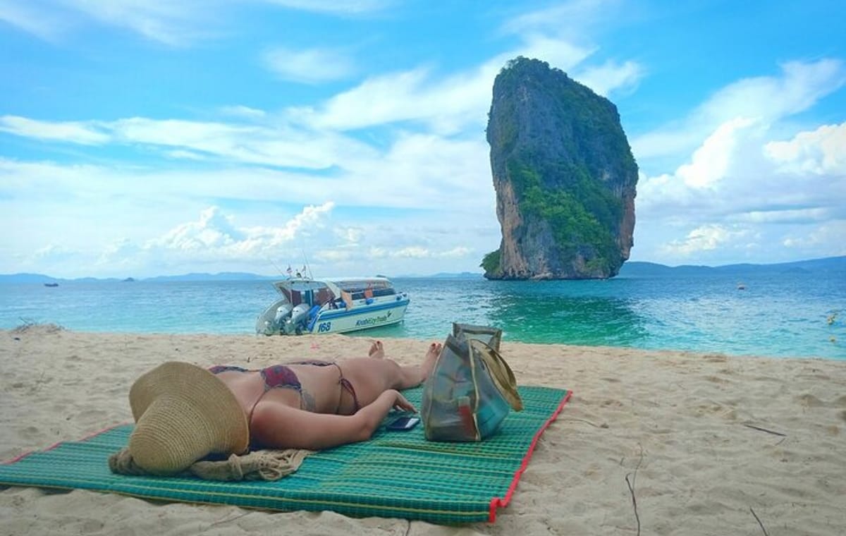 Early bird Phi Phi islands and 4 Islands by Speedboat Tour
