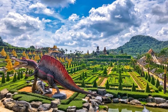 Private Nong Nooch VIP Tour Skywalk Dinosaurs and with Lunch