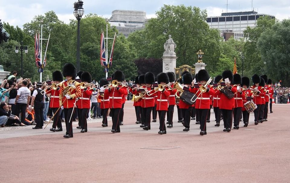 Full Day London Tour with Chauffeur: Includes Entry to Landmarks