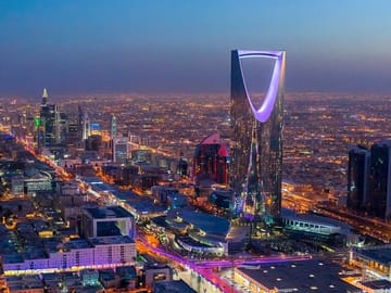 3-Day Tour: Edge of the World, City tour and Red Sand from Riyadh