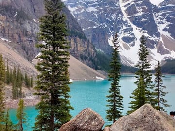 Day Trip to Lake Louise, Moraine Lake, and Banff from Calgary