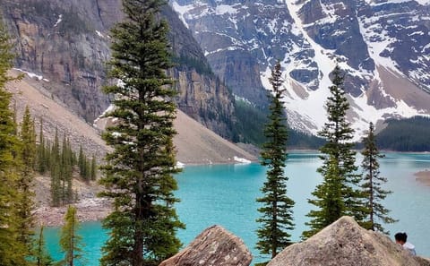 Day Trip to Lake Louise, Moraine Lake, and Banff from Calgary