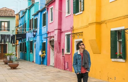 Professional Photoshoot Walking Tour in Burano, Venice