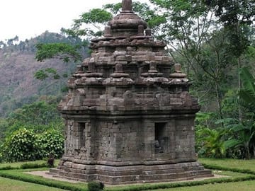 Java Village and Selogriyo Temple Tour from Borobudur