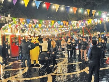 Baku-city-tour-Azerbaijan-tour-Nizami-street-shopping