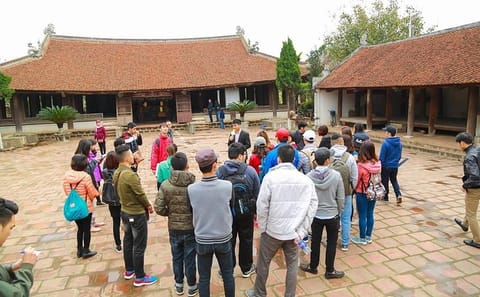 Cultural Bike and Minivan Tour of Duong Lam Village, Hanoi