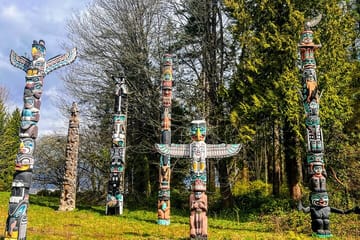 Cultural Walking Tour of Indigenous Traditions in Vancouver