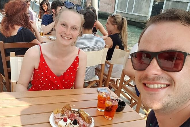 Wine Bars Hopping: Spritz & Local Bites Like a Venetian