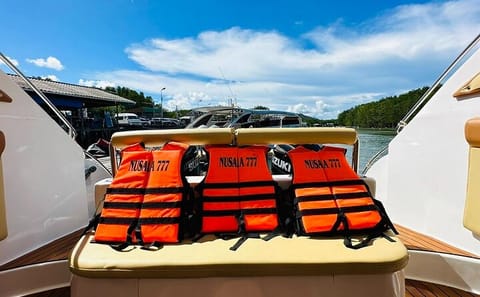 Speedboat Tour of 5 Islands from Phuket to Krabi