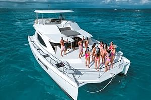 All Inclusive Cancún: Bachelorette Party on Catamaran 51¨ Leopard