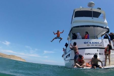 Man-10 : Mancora Boat Party  – Sunset & Beach Vibes