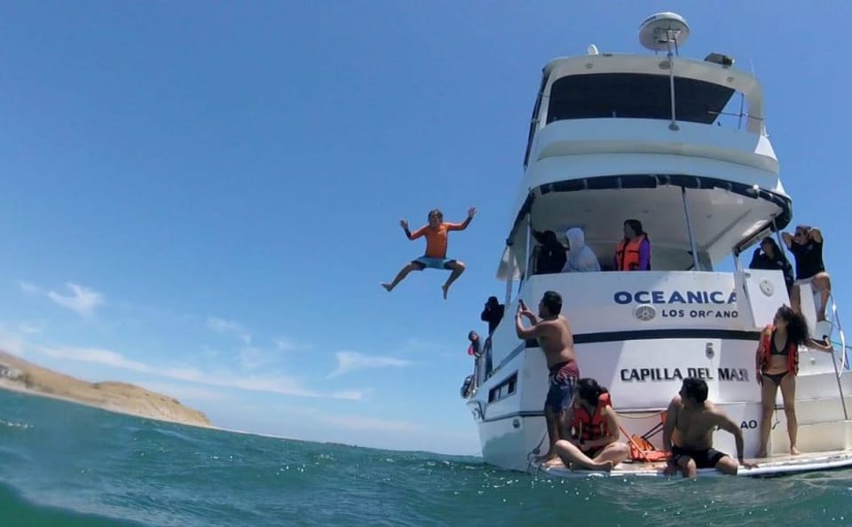 Máncora Sunset Boat Party with Scenic Coastal Walk