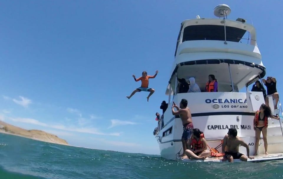 Máncora Sunset Boat Party with Scenic Coastal Walk