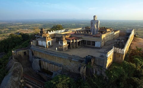 Jain Heritage Trail Tour to Shravanabelagola from Bengaluru