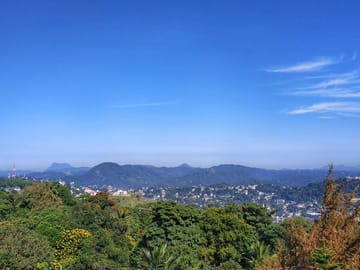 Cycle Along the Mahaweli River and Explore Kandy, Sri Lanka
