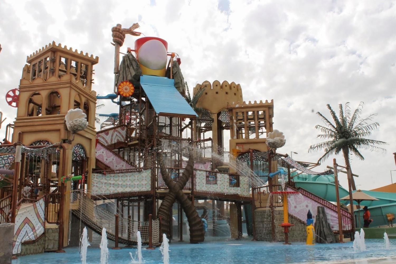 Yas Water World Park Abu Dhabi Ticket with Daytur