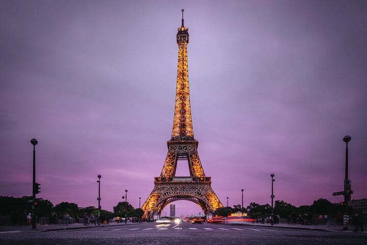6 hours Paris Private Vintage Car Tour with Louvre Museum and hotel Pick up 9