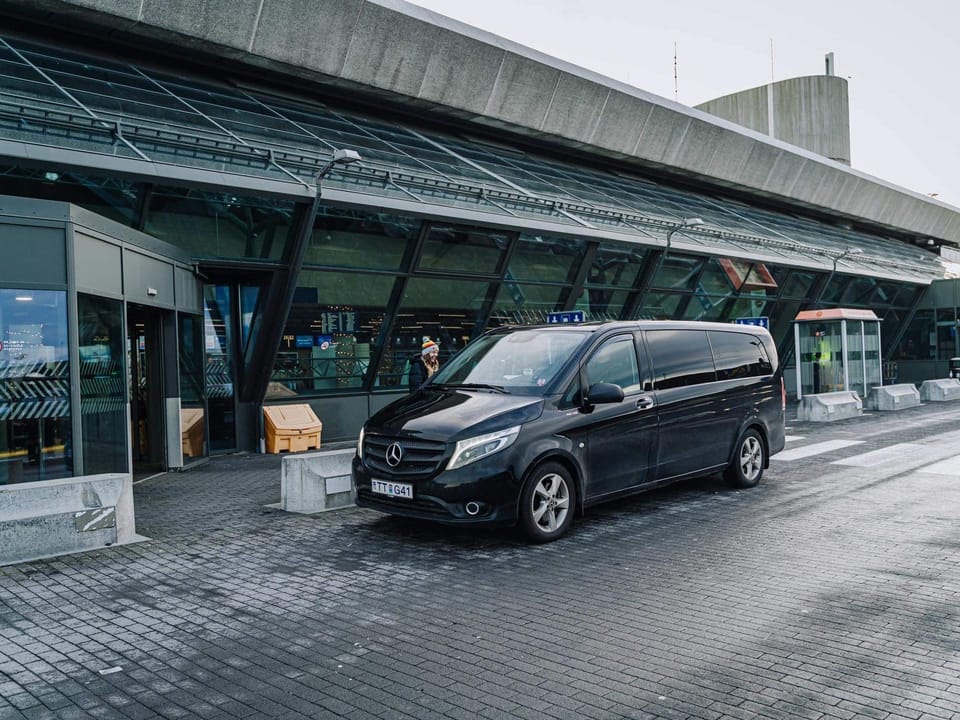 Private Airport Transfer - Keflavík airport to Reykjavík — Pickmeup.is