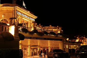 Private Day Trip from Paris to Deauville and Honfleur