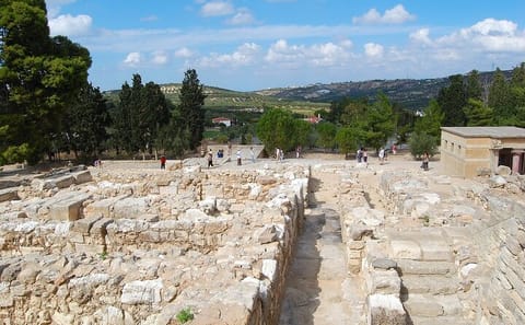 Private Tour of Knossos Palace and Heraklion Highlights