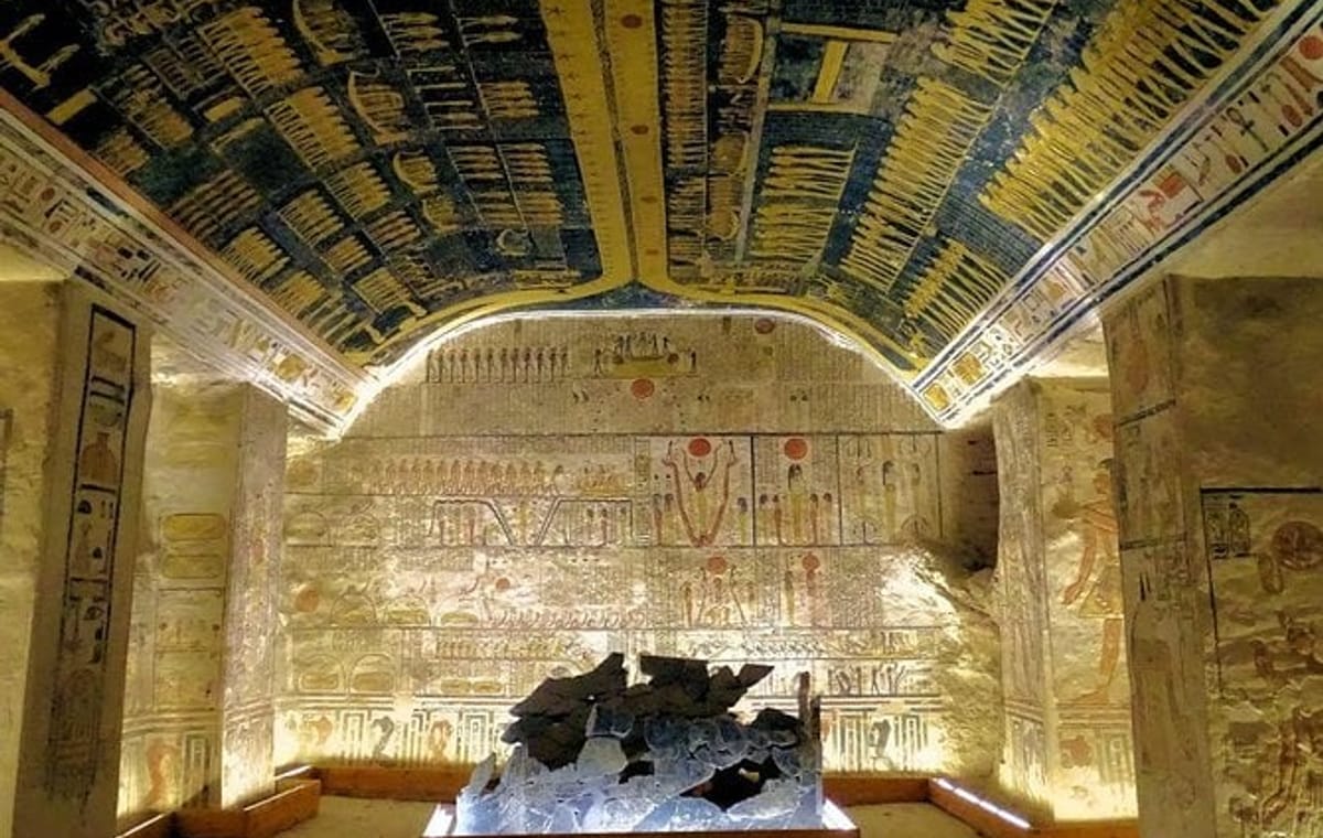 Luxor Day Tour: Valley of the Kings and Hatshepsut Temple