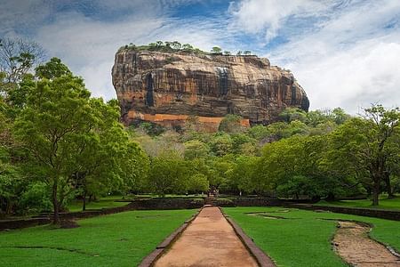 Explore Sigiriya Rock Fortress: All-Inclusive Tour from Negombo