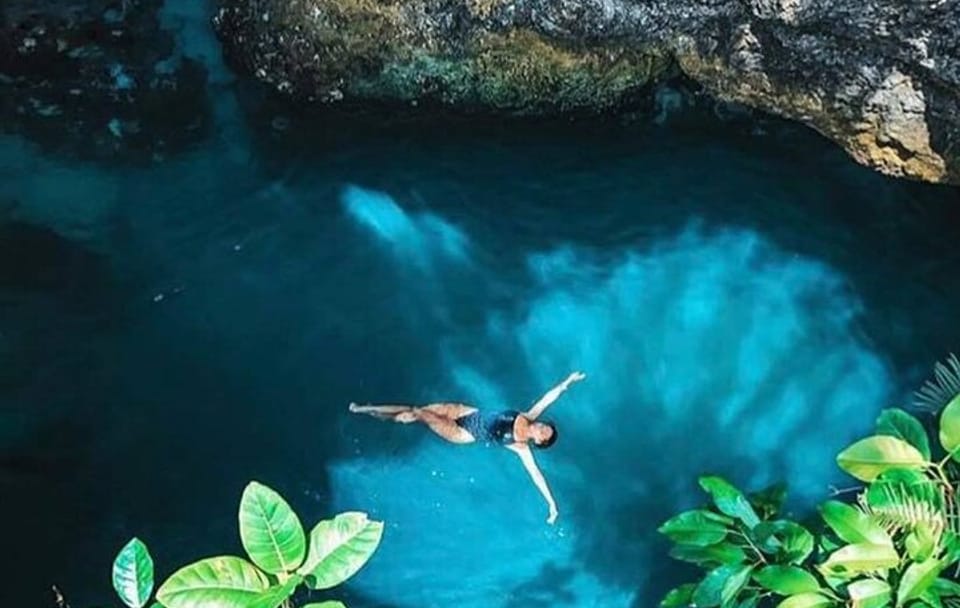 Half-Day Tour in Blue Hole mineral spring Negril with Transportation