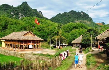 Hanoi to Mai Chau 2-Day Adventure with Bungalow Stay