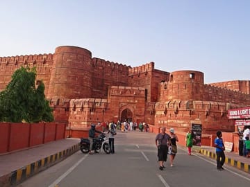 Taj Mahal and Agra Fort Tour with Skydeck Dining Experience