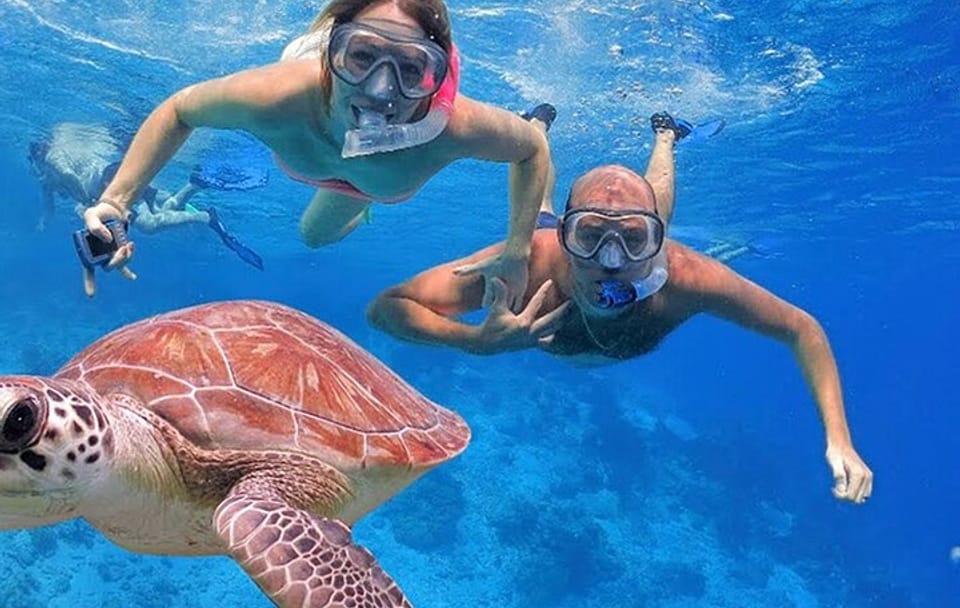 Private 4-Hour Speedboat and Snorkeling Tour in Hurghada