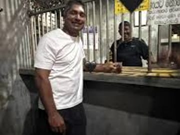 Galle Fort Nightlife Tour with Arrack Tasting and Snacks