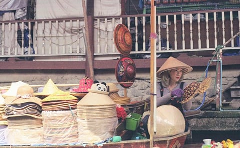 Fullday Damnoen Saduak Floating Market and Bridge over River Kwai