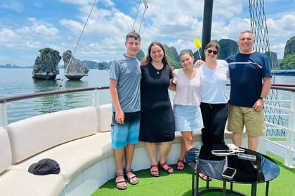 LIGHT CRUISE – Halong Luxury Day Cruise – SMALL GROUP – BEST CARE