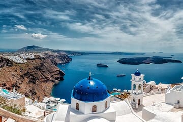 Private Tour of Blue Domes in Santorini's Firostefani and Imerovigli