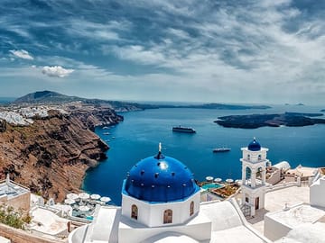 Private Tour of Blue Domes in Santorini's Firostefani and Imerovigli