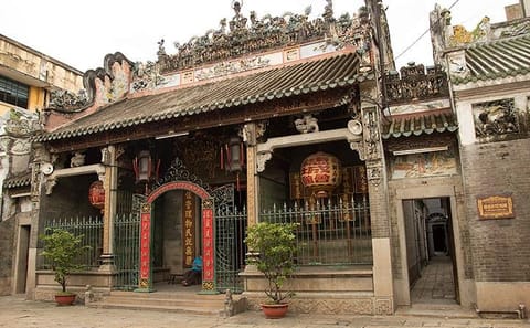 Cyclo Tour of Chinatown in Ho Chi Minh City