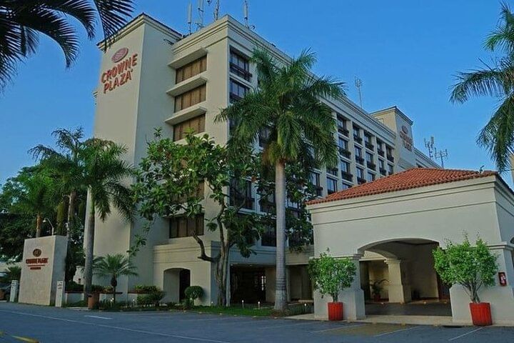 Private Arrival Transfer – El Salvador International Airport to Decameron Hotel