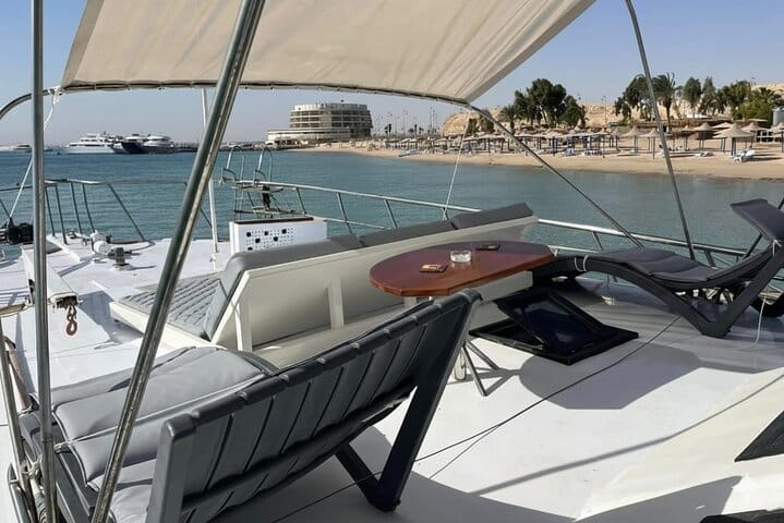 Private Boat , Fishing & Snorkeling Full Day & Lunch – Hurghada