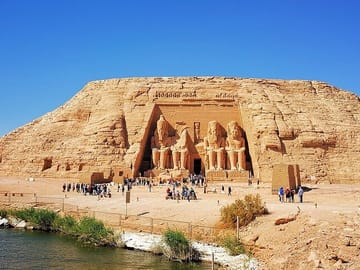 Guided Tour of Pamukkale, Hierapolis, and Salda Lake