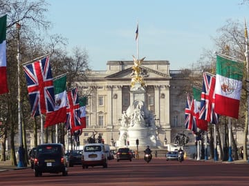Westminster Abbey, Big Ben & Buckingham Palace Tour in London
