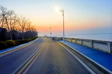 Cycling Tour of Dianshan Lake and Yuandang Rainbow Bridge