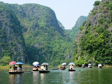 Hoa Lu Tam Coc Full Day Trip by Limousine Transfer Deluxe Group