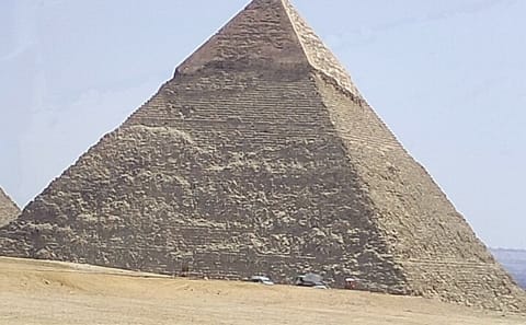 Pyramids and Nile River 6-Day Egypt Tour with Meals