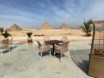 Great Pyramids Tour with Lunch in Giza, Cairo