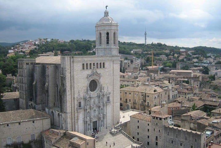 Private Girona and Besalu, Jewish History tour from Barcelona 7