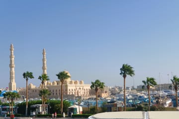 Hurghada City Exploration and Shopping Tour with Lunch